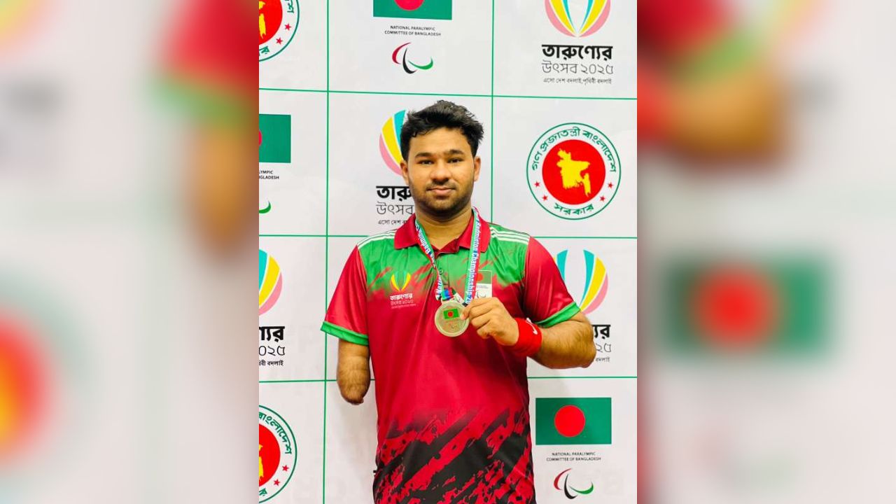 জাতীয় প্যারা ব্যাডমিন্টন চ্যাম্পিয়নশিপে সিলভার মেডেল লাভ কুবি শিক্ষার্থীর